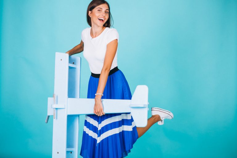 outfit ideas dark blue and white striped skirt